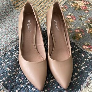 New pair of heels without tags or box